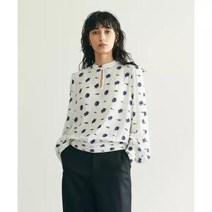 Baum Und Pferdgarten Madelyn White Buds Blossoms Floral White Purple Shirt 36